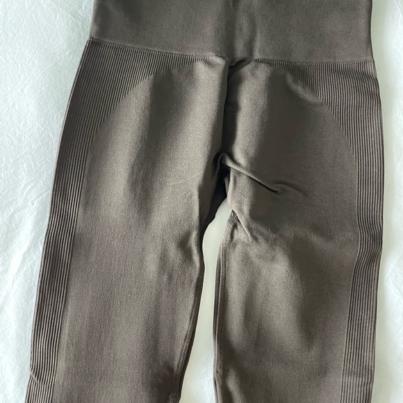 SET ACTIVE pants never worn in espresso brown size XS. Very comfy. - Picture 2 of 2